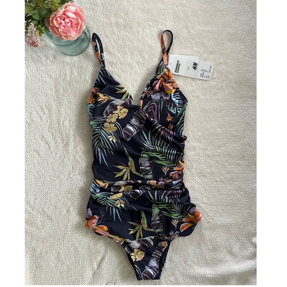 NWT. H&M Swimwear Shaping. Sz 0.
